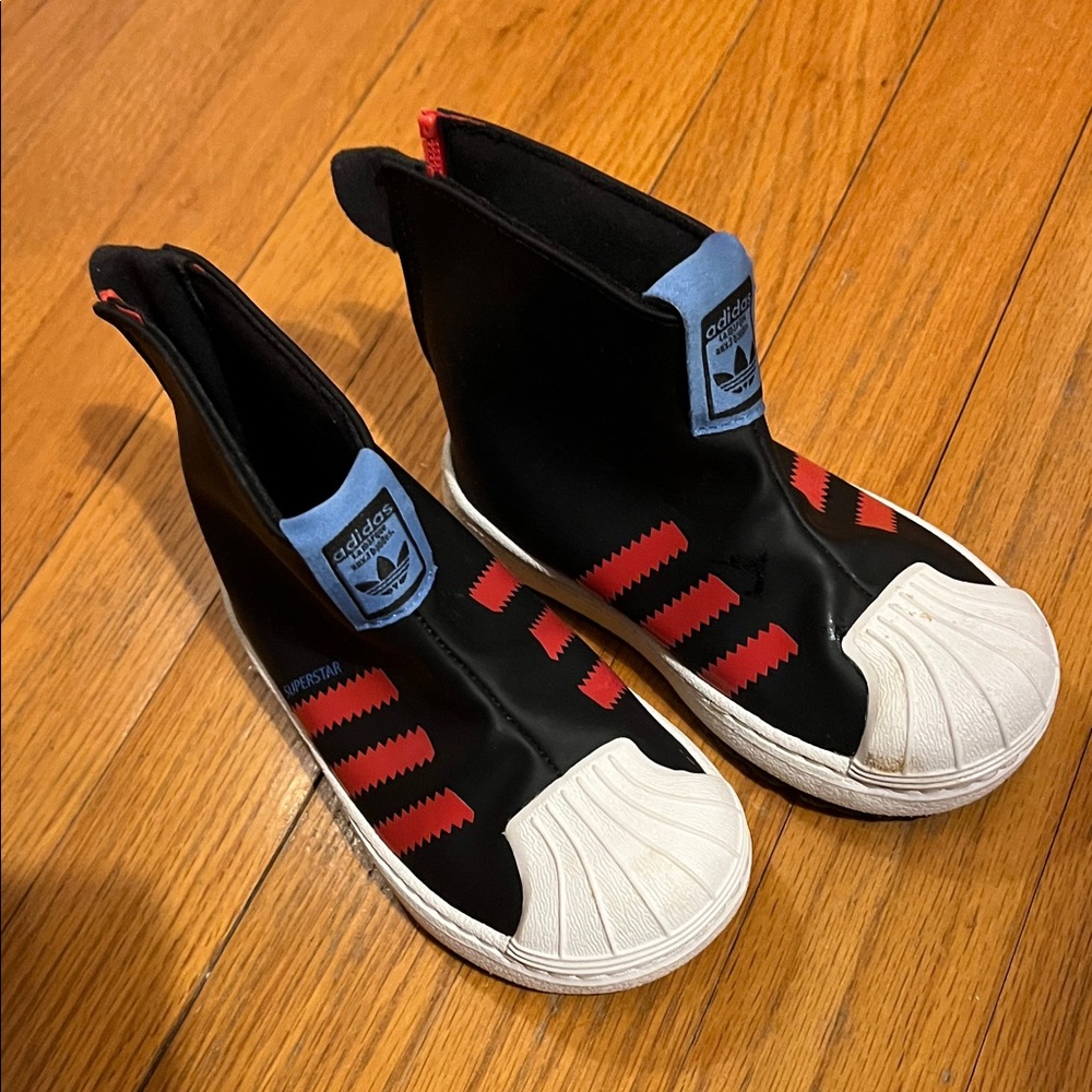 Adidas Kids Black and Red Slip-On Sneakers w/ Zipper Size 8